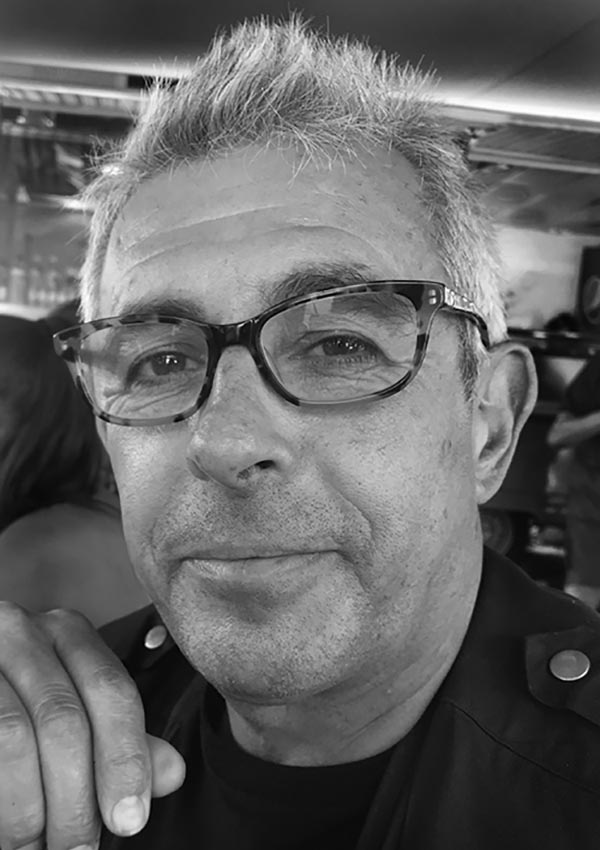 Headshot Russell Porcas